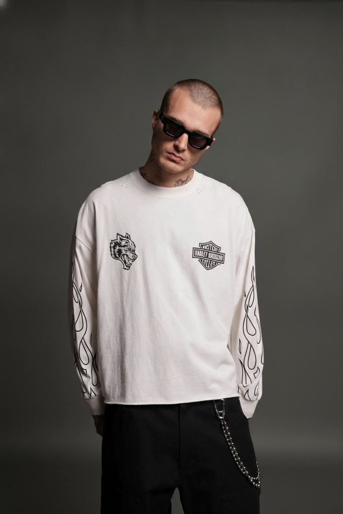 Harley-Davidson Wolves Distressed Grunge "Box Cut" L/S Tee in Cream